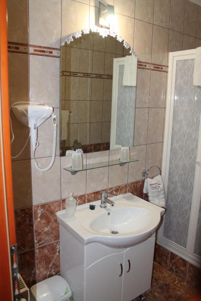 Rozmann Family Panzio & Apartmanhaz Sarvar Exterior photo
